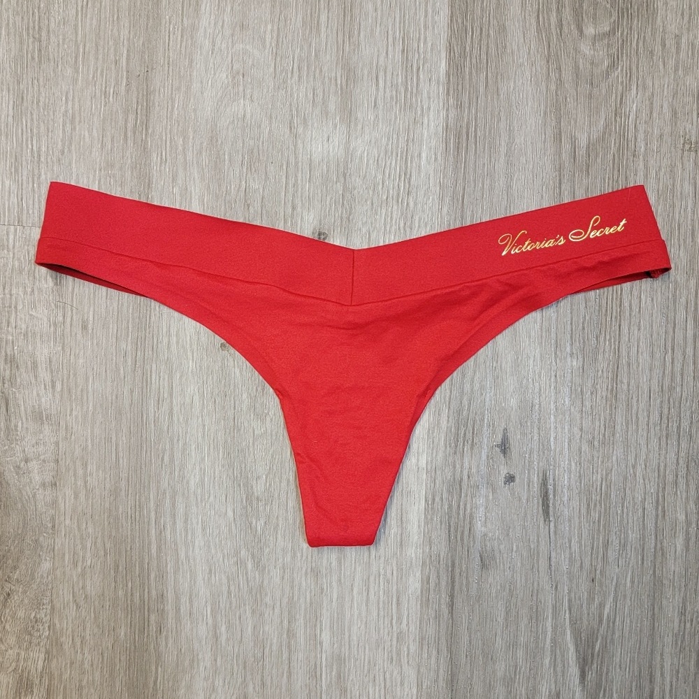 NWT!! Incredible by VS Thong!